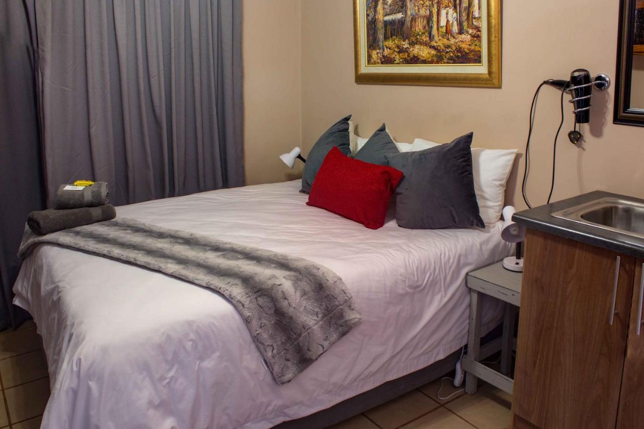 Melsetter'S Guesthouse Bloemfontein Exterior foto